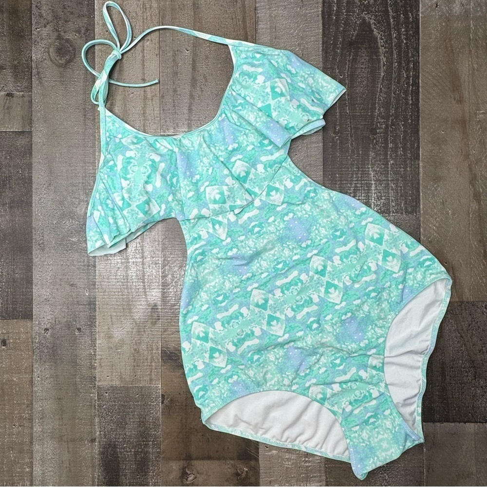 Victoria's Secret One Piece with Plunging V-Neckline and - Picture 12 of 12